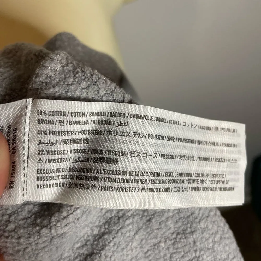 Women’s Hollister HCO Gray Pullover Graphic Sweatshirt Size Small - Image 5