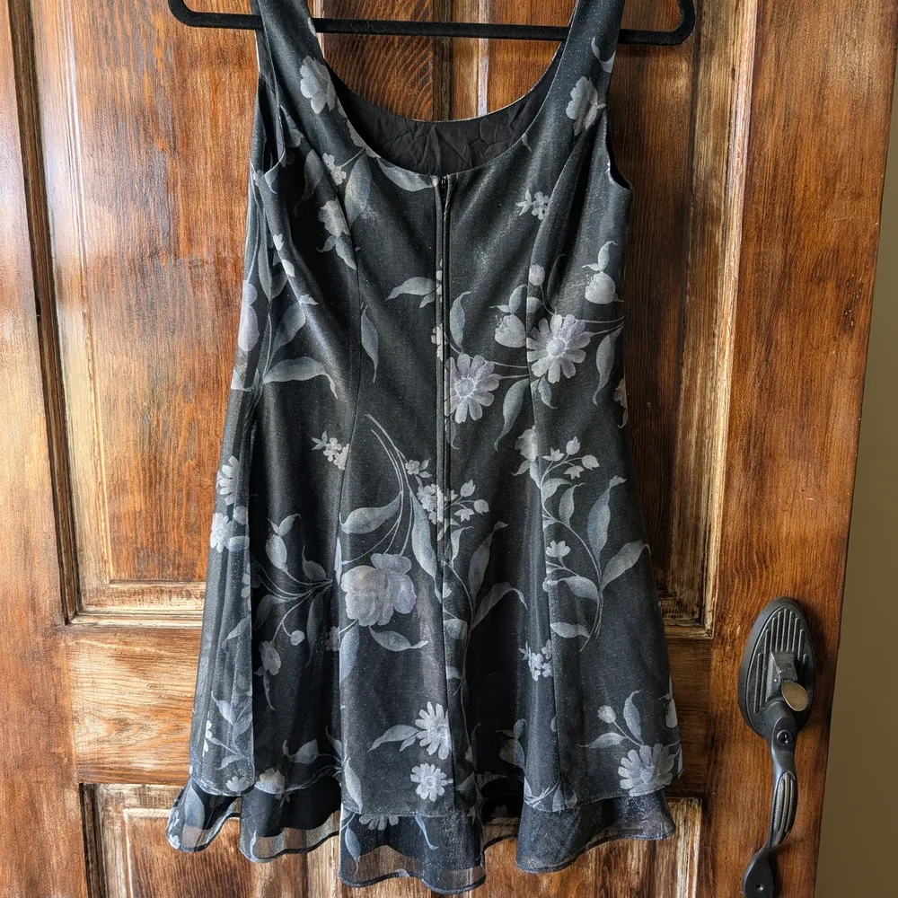 Vintage Jump appeal Co. Floral Black and Gray Women's Dress Size 9/10 - Image 4