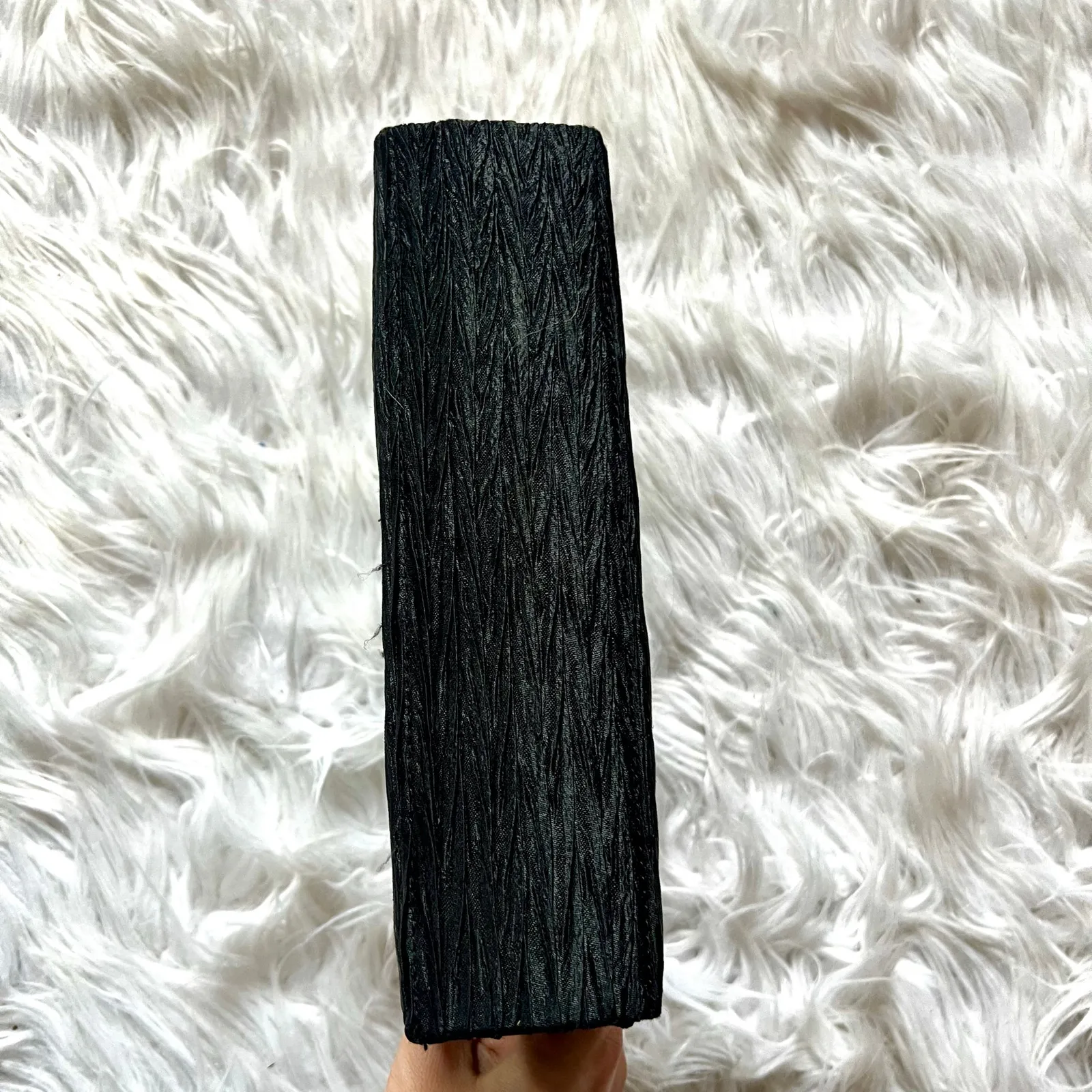 Textured black clutch - Image 6