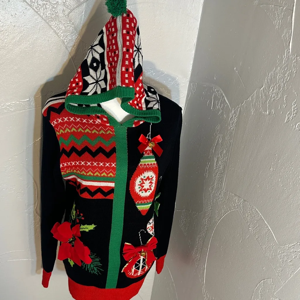 Holiday Black and Red Women's Sweater Size undefined - Image 4