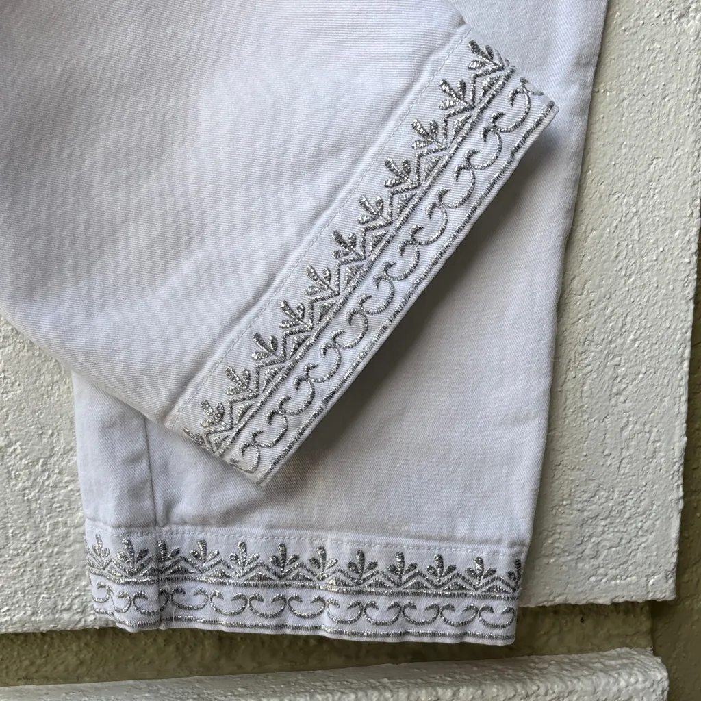 Coldwater Creek white cropped capri embroidered hem natural fit jeans - Image 3