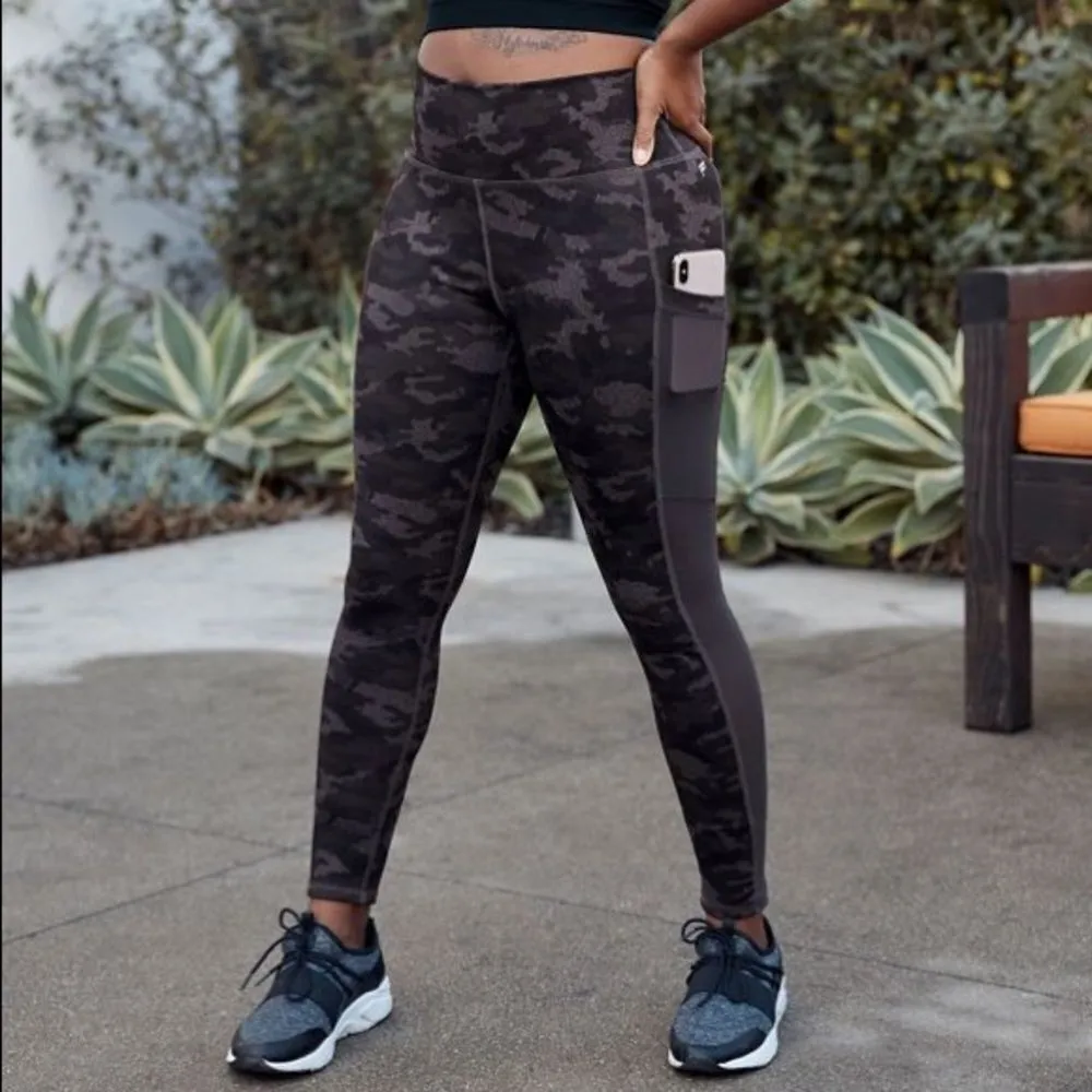 ✨ On-the-Go High-Waisted Mesh Sz XL Legging✨ - Image 3