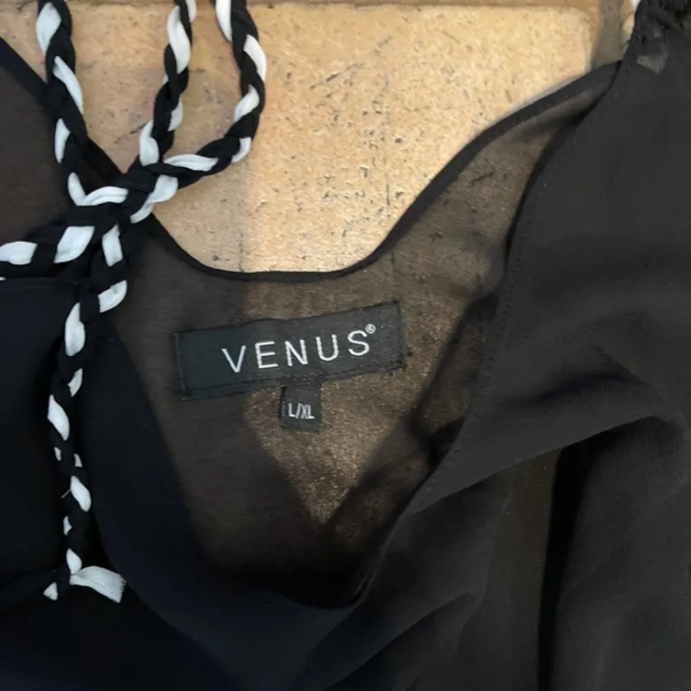 Venus asymmetrical, open shoulder, cover up black - Image 3