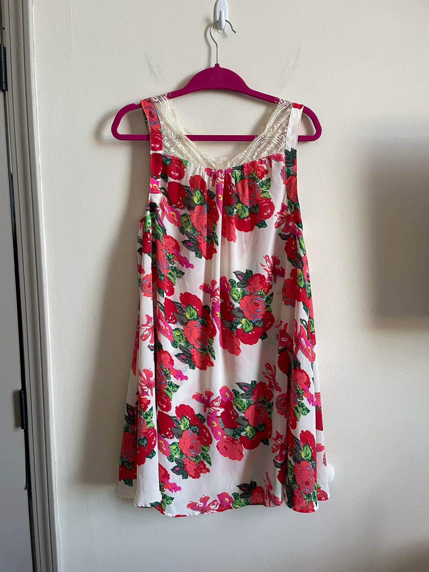 Umgee Nightgown Red Pink Floral Print Lace Detail Size Small - Image 2