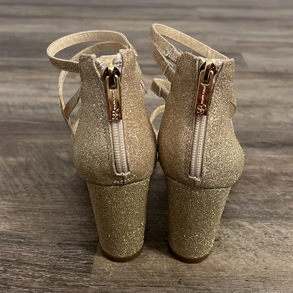Jessica Simpson Gold Heels with Strappy Design - Image 3