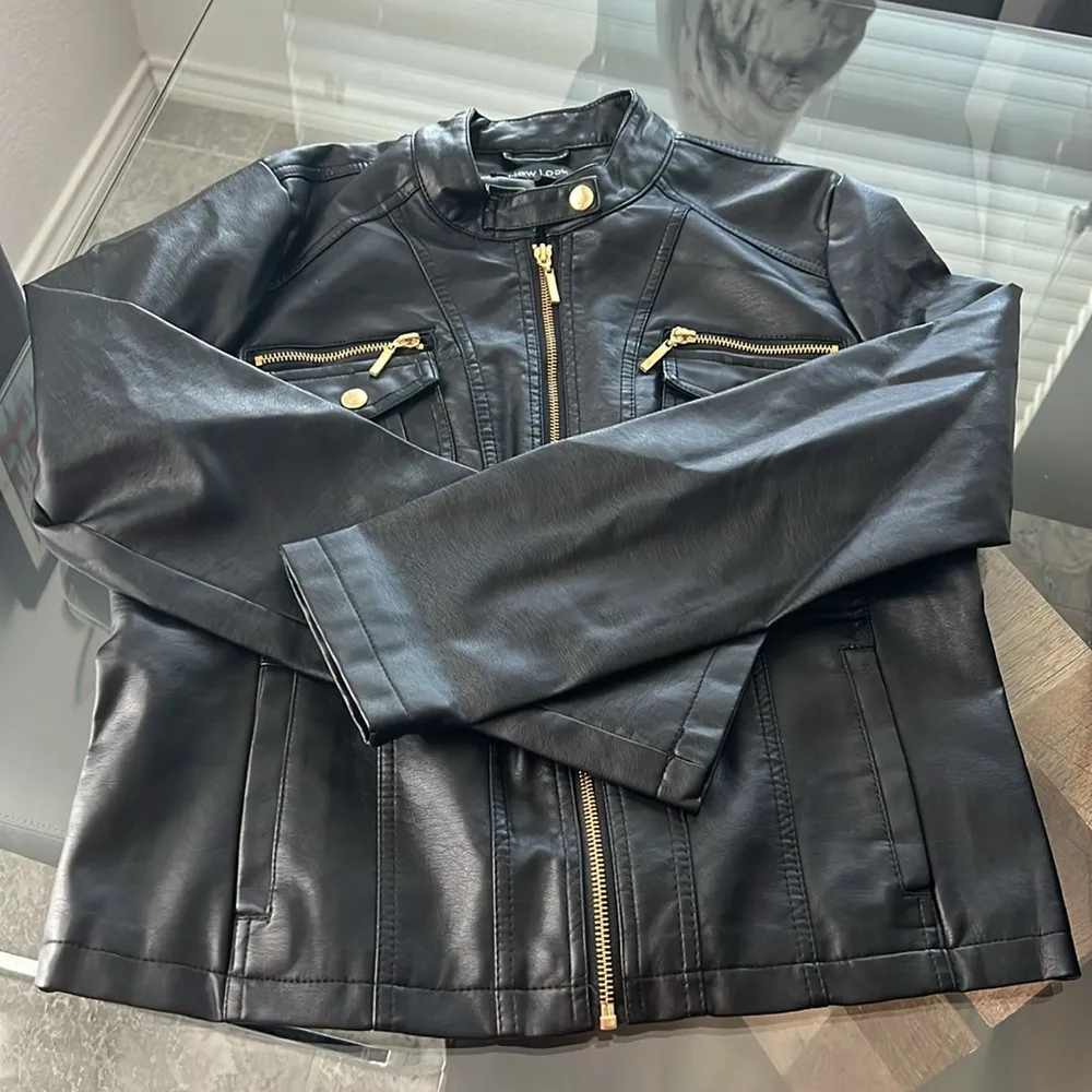 NEW LOOK Faux Leather Jacket in Black+Gold Tone Hardware, Size XL  New w/o Tag - Image 11