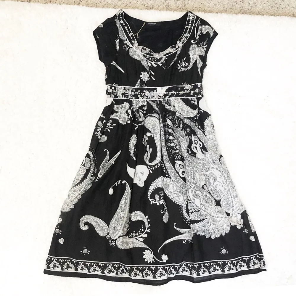 🆕 Coupe cotton paisley cap sleeve flare dress Size M - Image 4