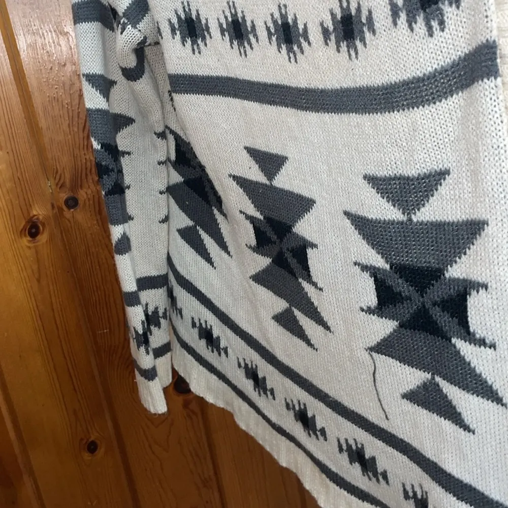 Charlotte Russe western cardigan fringe cover up size medium knit warm top - Image 4