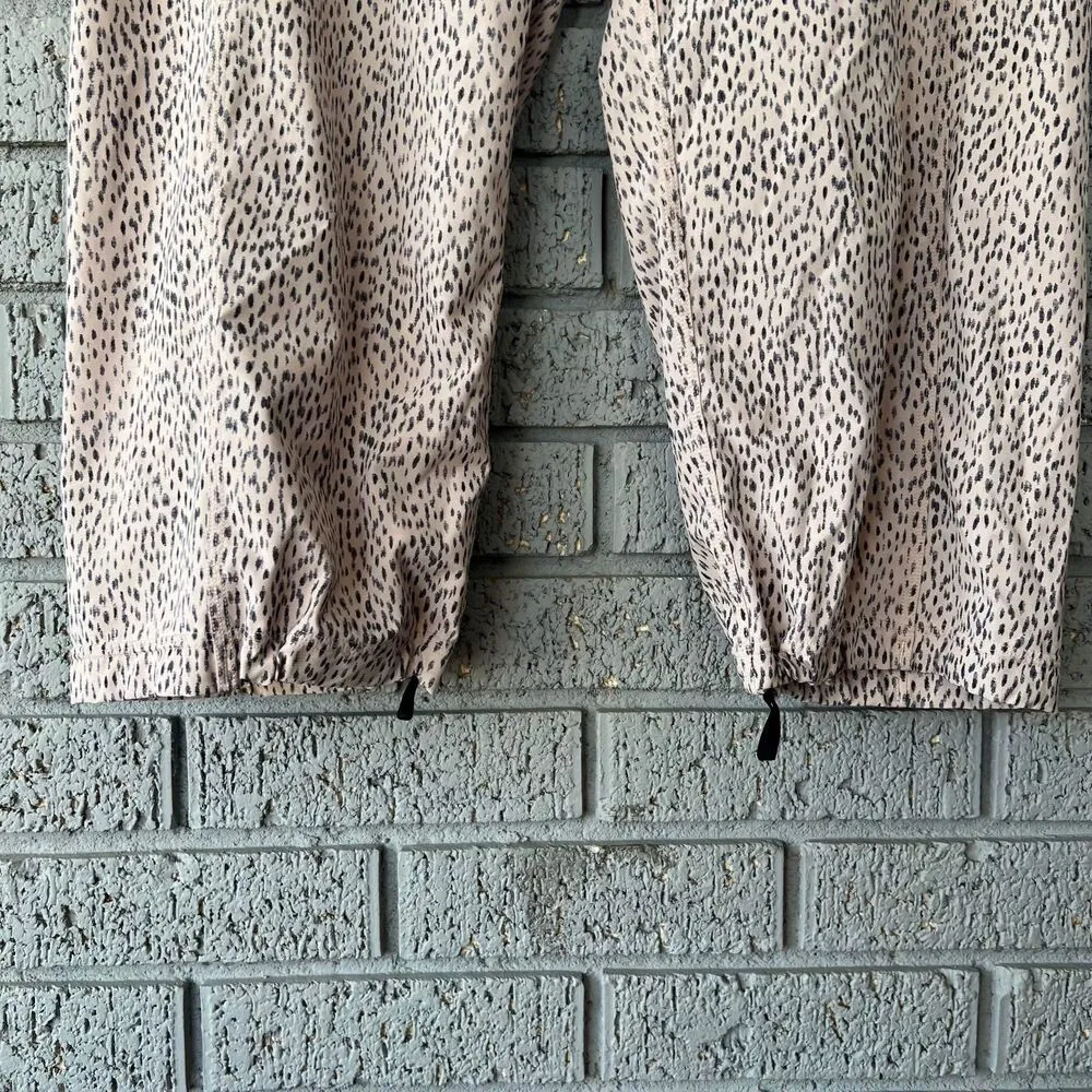 Lululemon Step Lively Crop Dottie Dash Grain Black Size 8 - Image 6