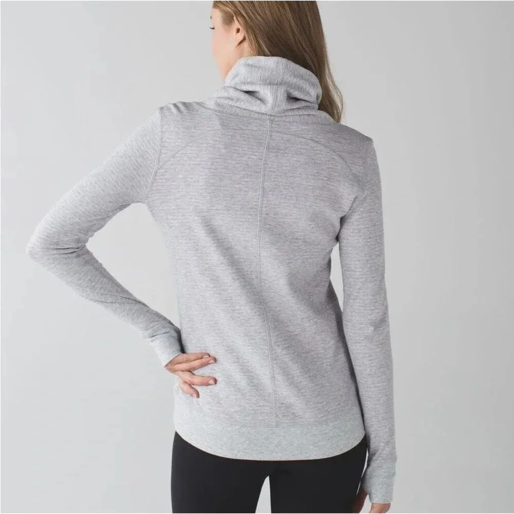 Lululemon Women Size 4 Gray Pink Striped In a Cinch Reversible Pullover Sweater - Image 2