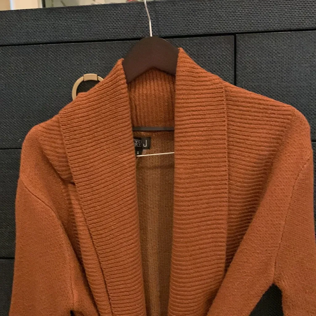 Size S (fits more like a M) belted cardigan. Slight flare sleeve. Brown Size M - Image 3