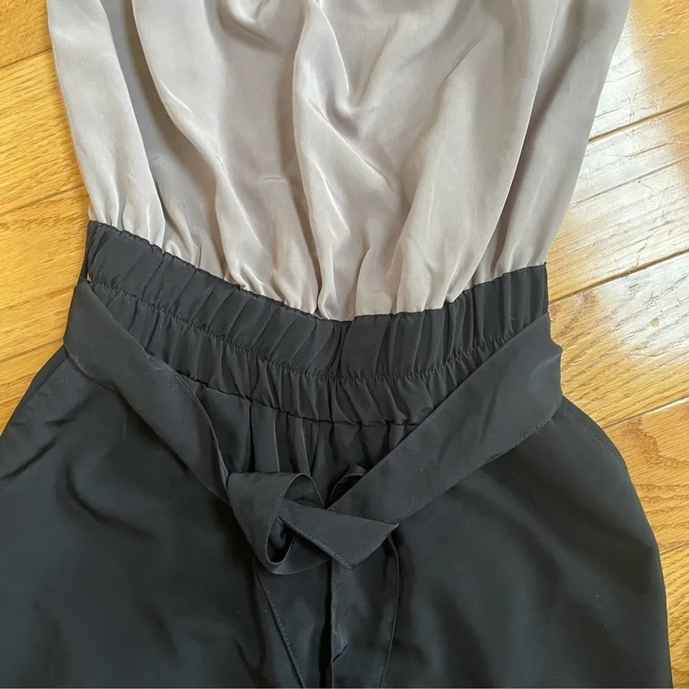 H&M RARE colorblock jumpsuit romper sleeveless silky beige black Sz US 6 - Image 6