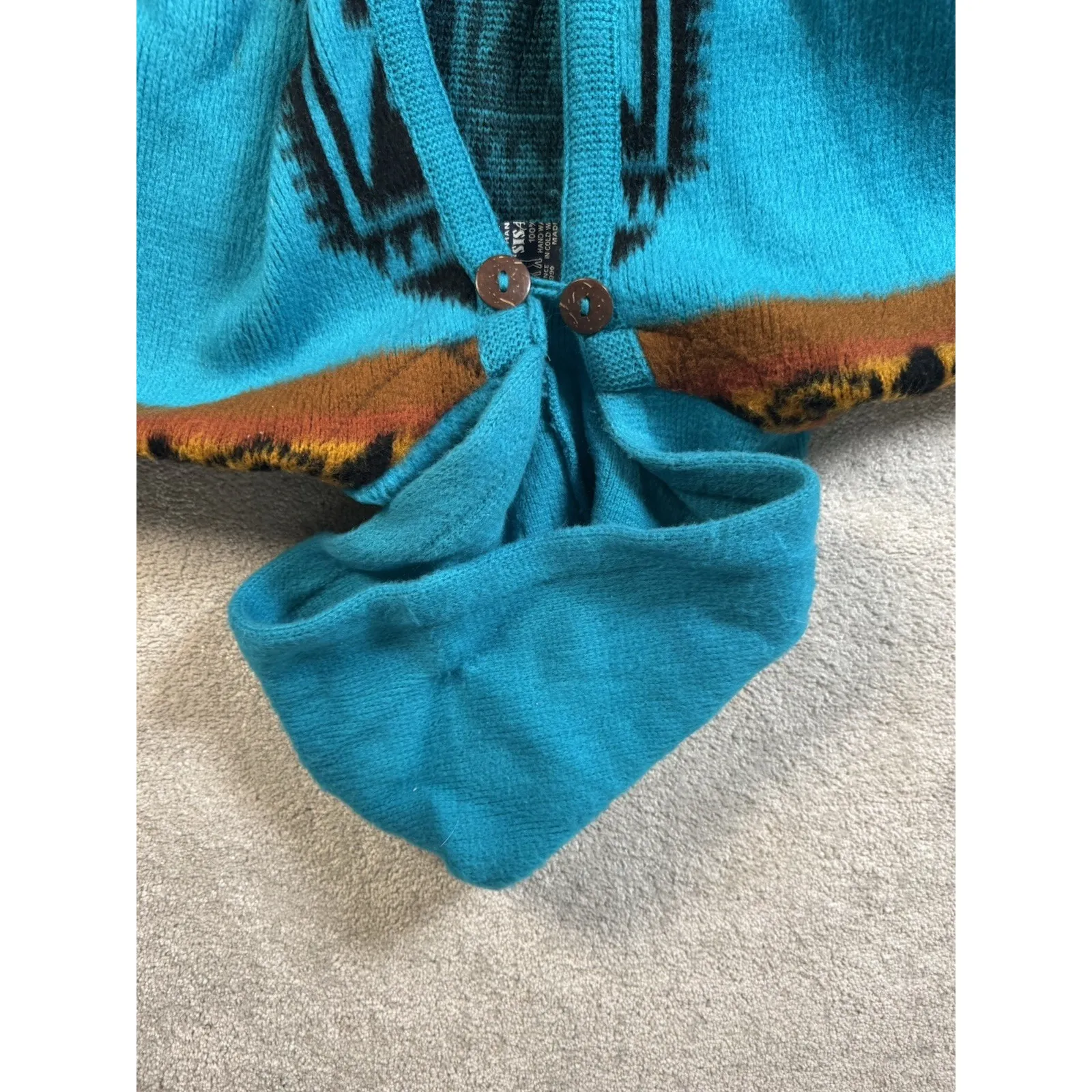 Sisandina Handcrafted Hooded Poncho wrap Shawl Thick Aztec Print 100% wool EUC Size undefined - Image 3