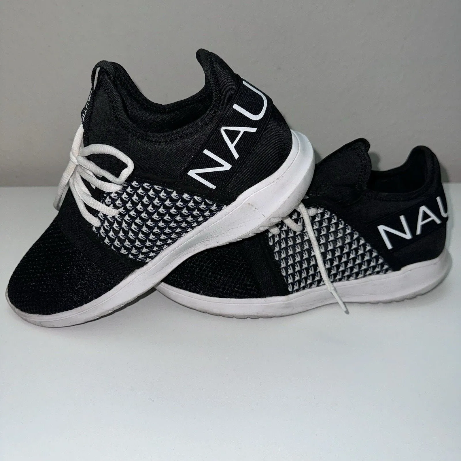 Nautica  Kappil Sneaker Black Womens size 7.5 - Image 2