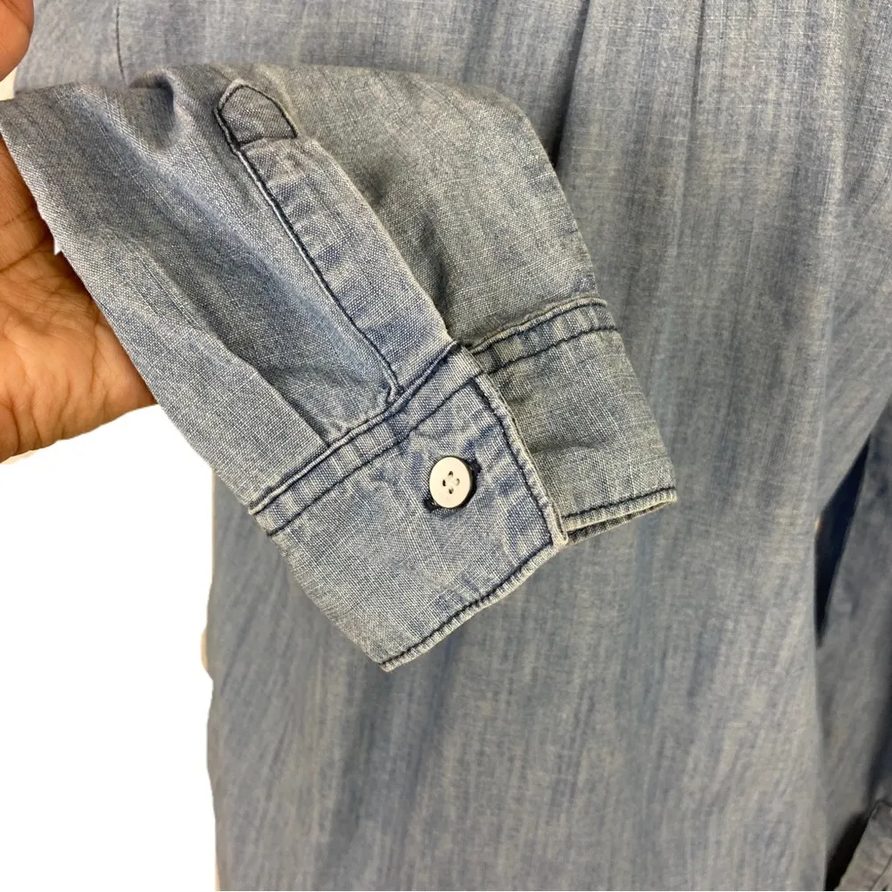 Old Navy Classic chambray medium wash women’s button down shirt Size S - Image 5