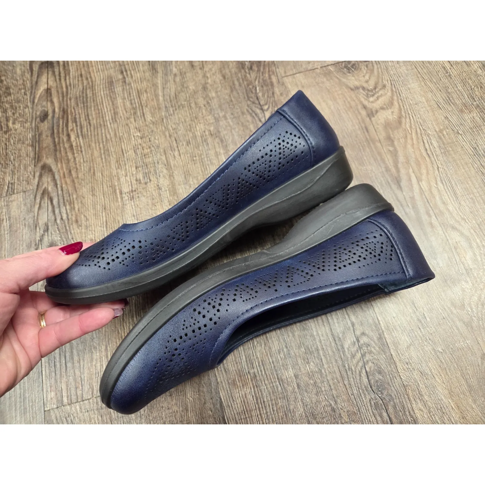 Easy Street Womens Tex Comfort Flats Faux Leather Perforated Navy 10M Shoes - Image 3