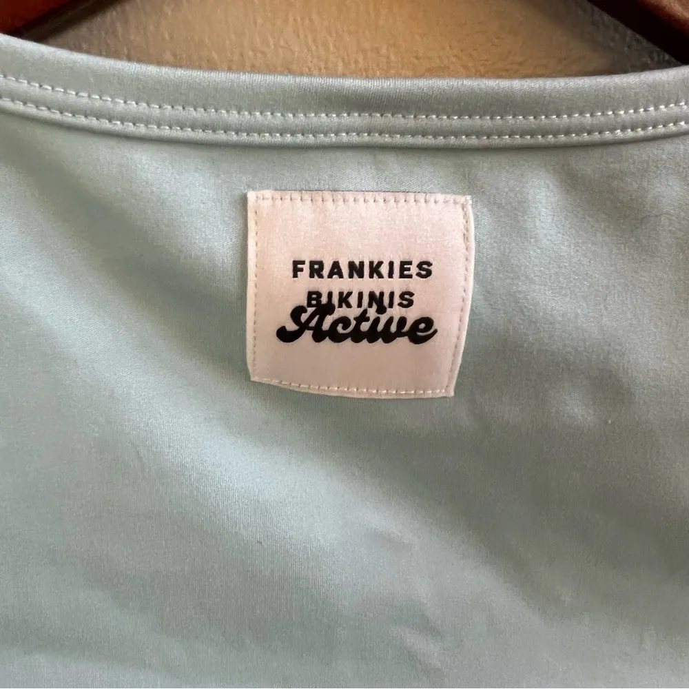 Frankies Bikinis Zippy Baby Tee Crop Top in Baby Blue size medium - Image 3