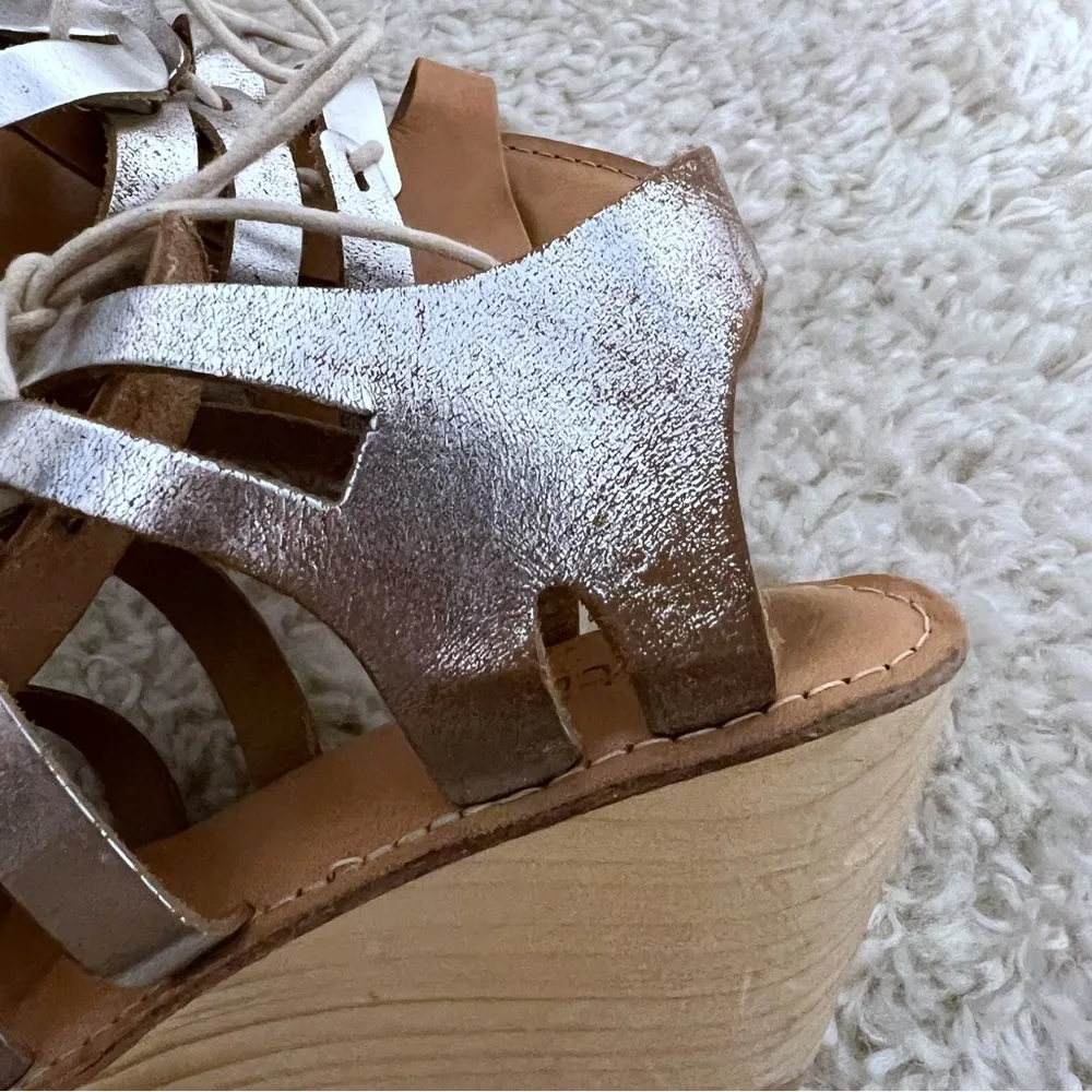 Matisse Metallic Silver Wedge Sandals Size 9.5 - Image 12