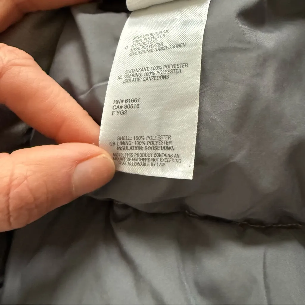 The North Face Down Filled Vest size Large - Image 8