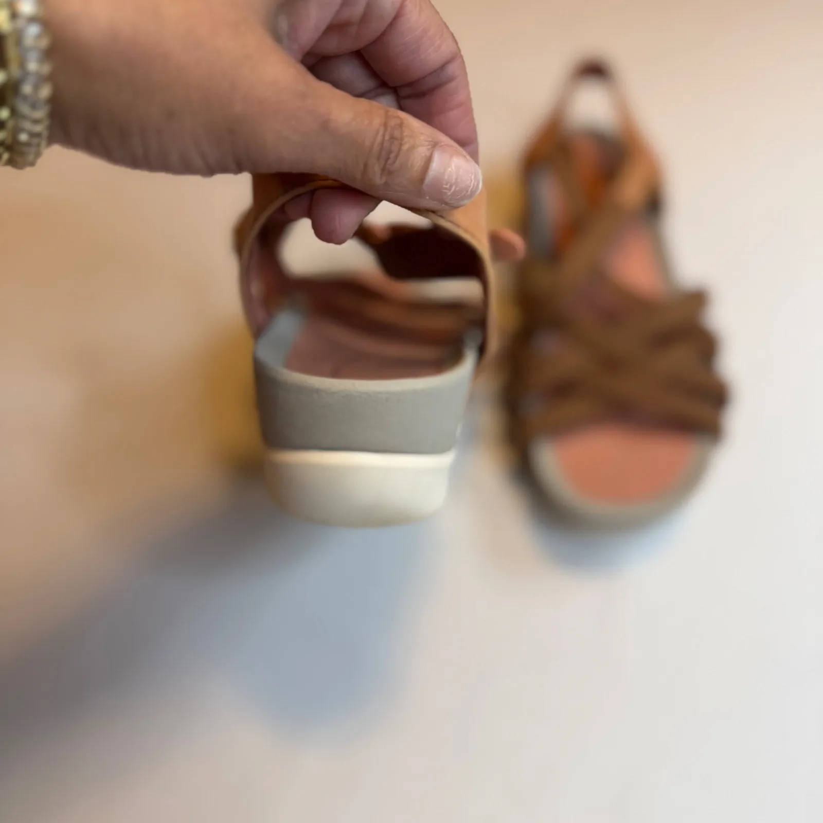 Baretraps Alaya Tan Brown Strappy Wedge Sandals Cushion Footbed Comfort Shoe 9.0 - Image 8