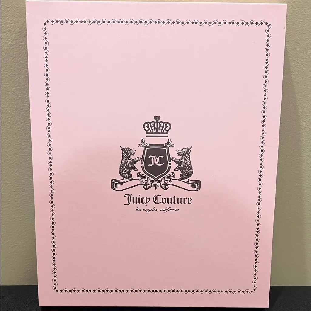 Juicy Couture | Limited Edition “Free Love Heritage” Wristlet/Wallet Gift Set - Image 2