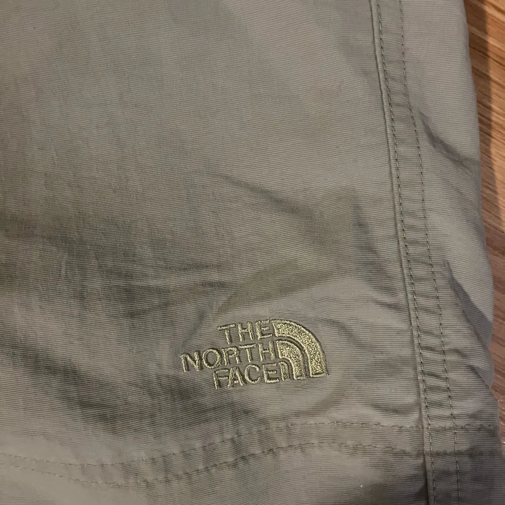 The North‎ Face shorts Size 4 - Image 5