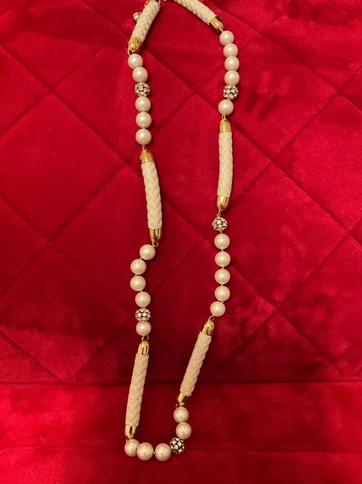 A Very Beautiful Beige Long Kate Spade New York Necklace - Image 2