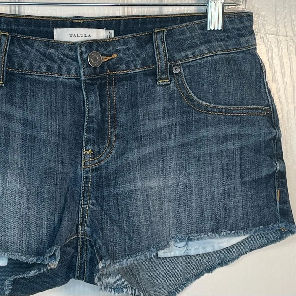 Talula Cut Off Denim Shorts Sz 27 - Image 4