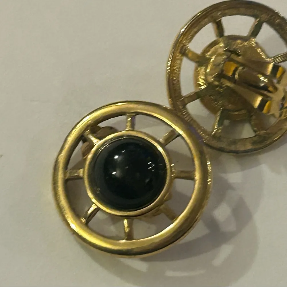 Vintage Gold Plated S.A.L. branded clip on ladies earrings, 1.5" across, wheel - Image 8