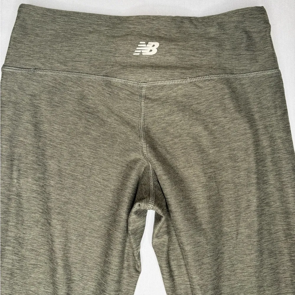 New Balance Super Soft  Heathered Dark Olive Green
Leggings Size Small - Image 5