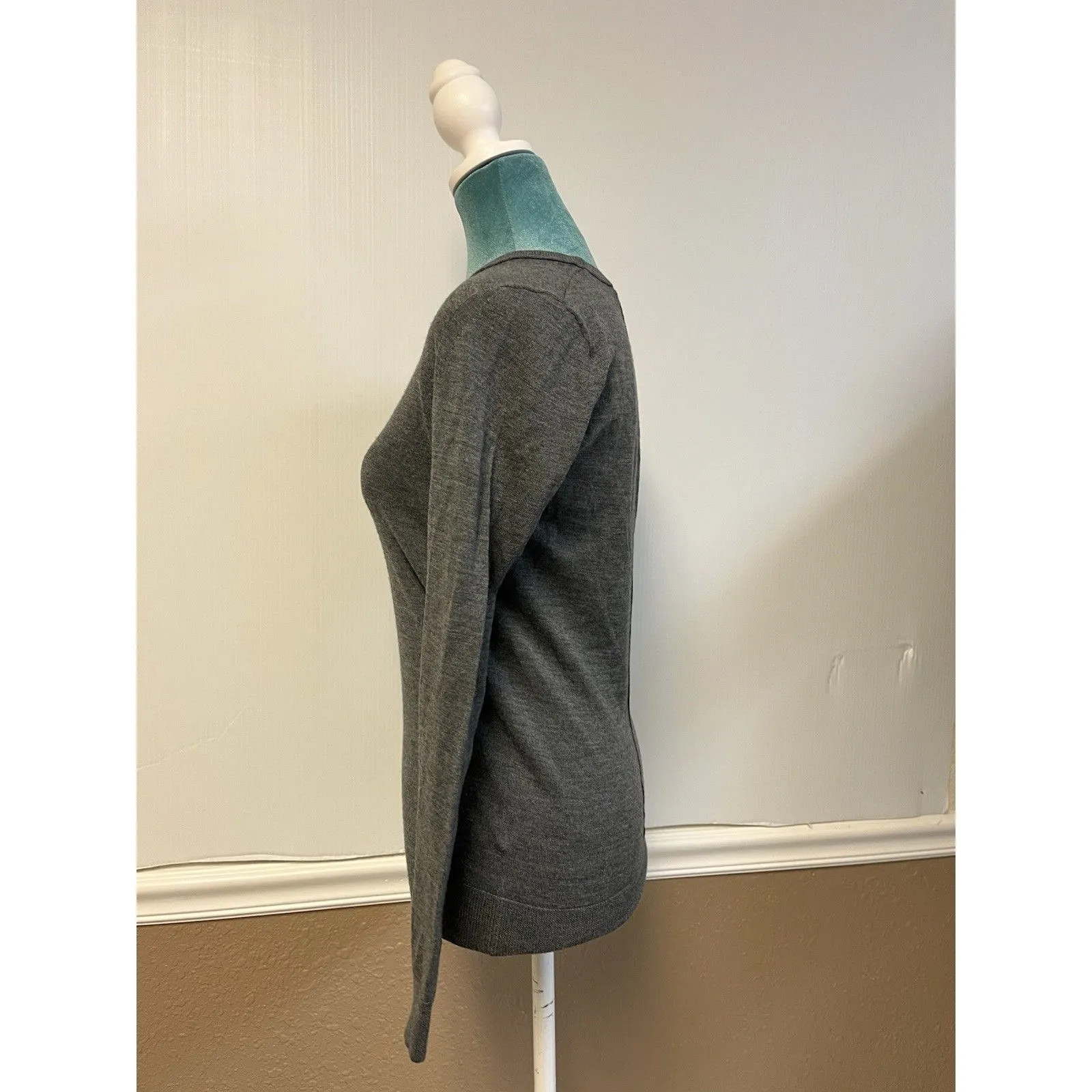 Burberry Brit Merino Wool Charcoal Grey Embroidered Logo V- Neck Sweater Size S - Image 5