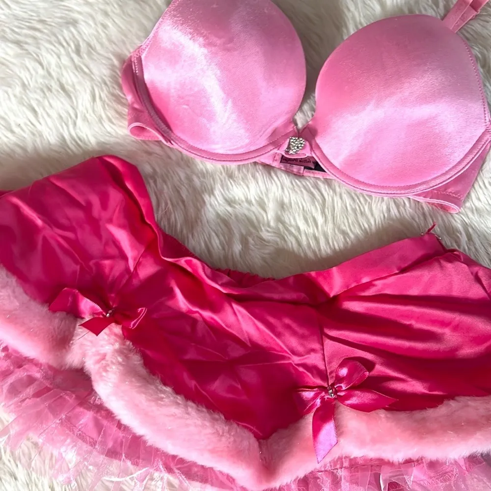 Victoria’s Secret Santa Baby Set - Image 3