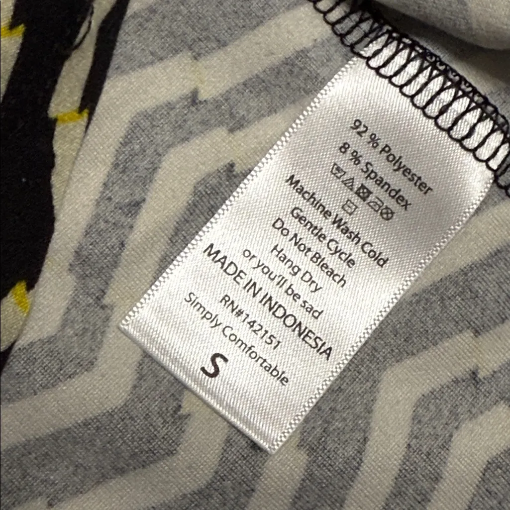 LuLaRoe Zigzag Irma Tee - Image 7