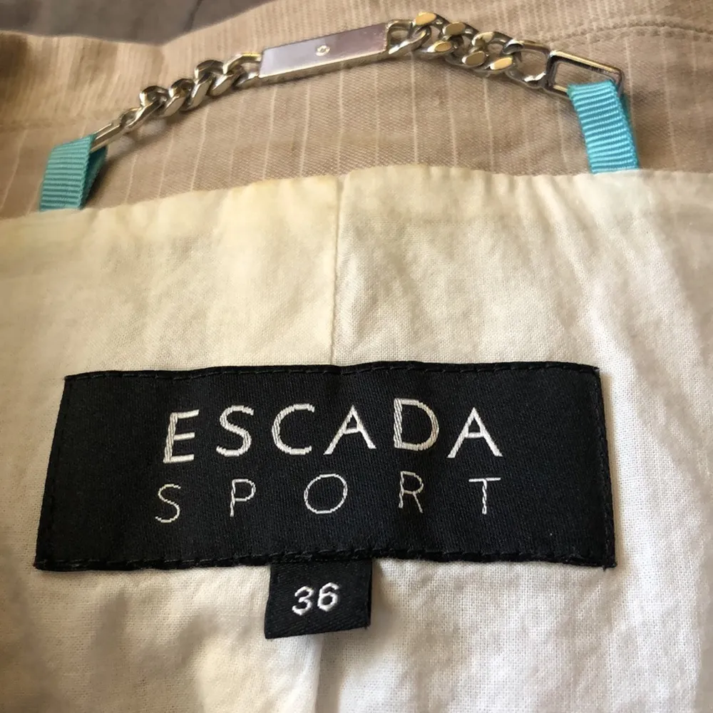 Vintage 90s Escada Sport Vest Safari Vibes Button Front Pockets Khaki Light Grey - Image 11