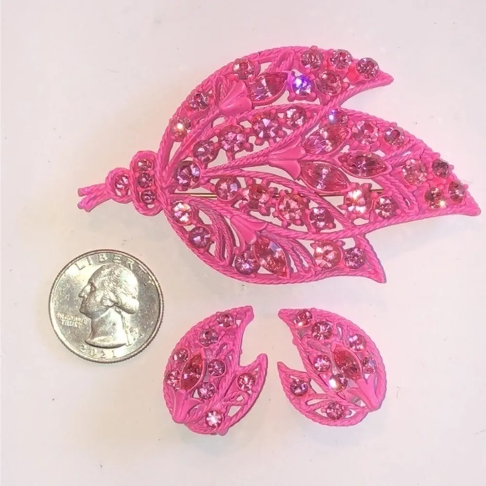 Vintage Hot Pink Barbie Pink Enamel CZ Rhinestone Brooch & Clip On Earrings Set - Image 4