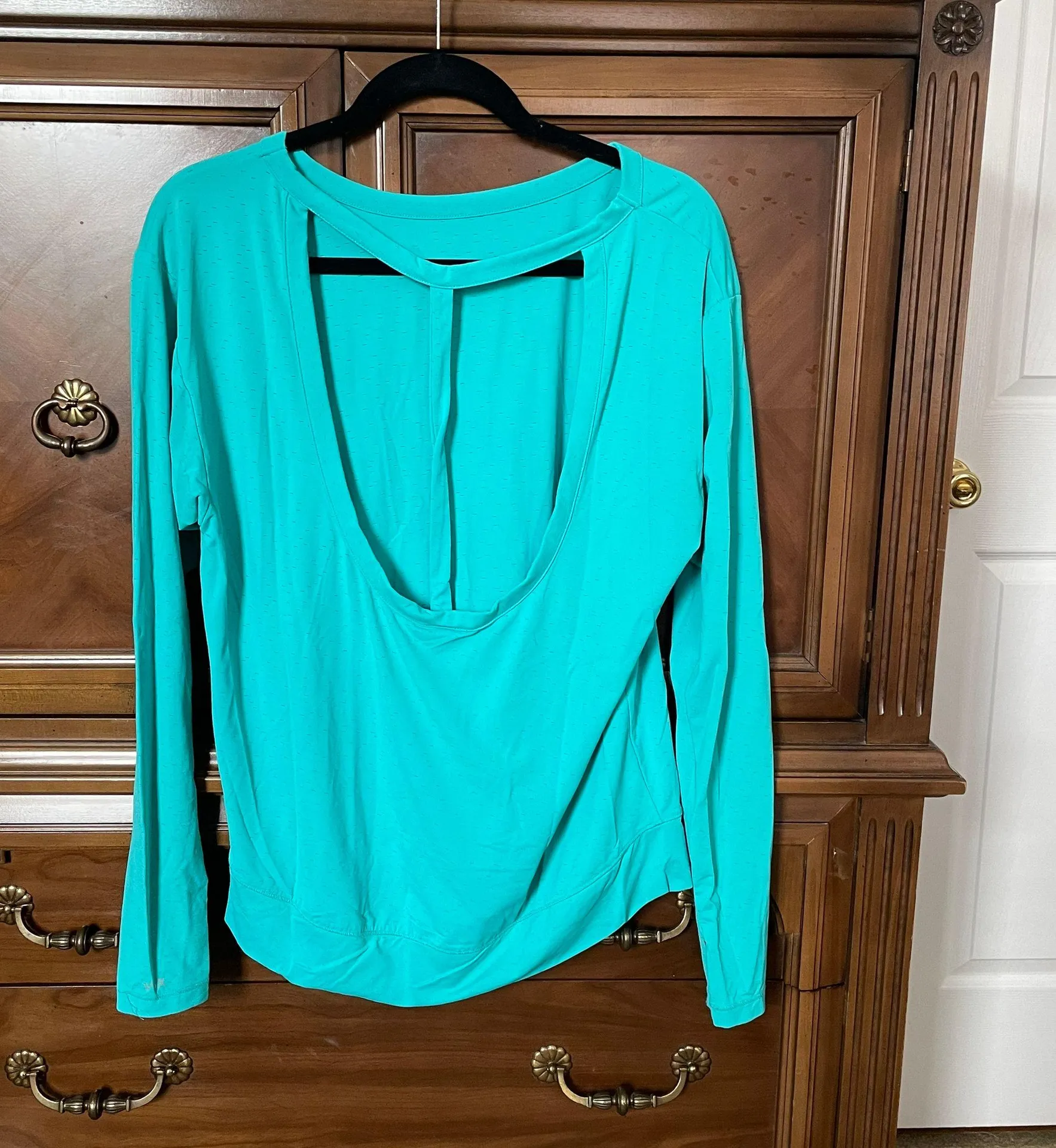 Victoria Secret PINK Long Sleeve Workout Top - Image 2