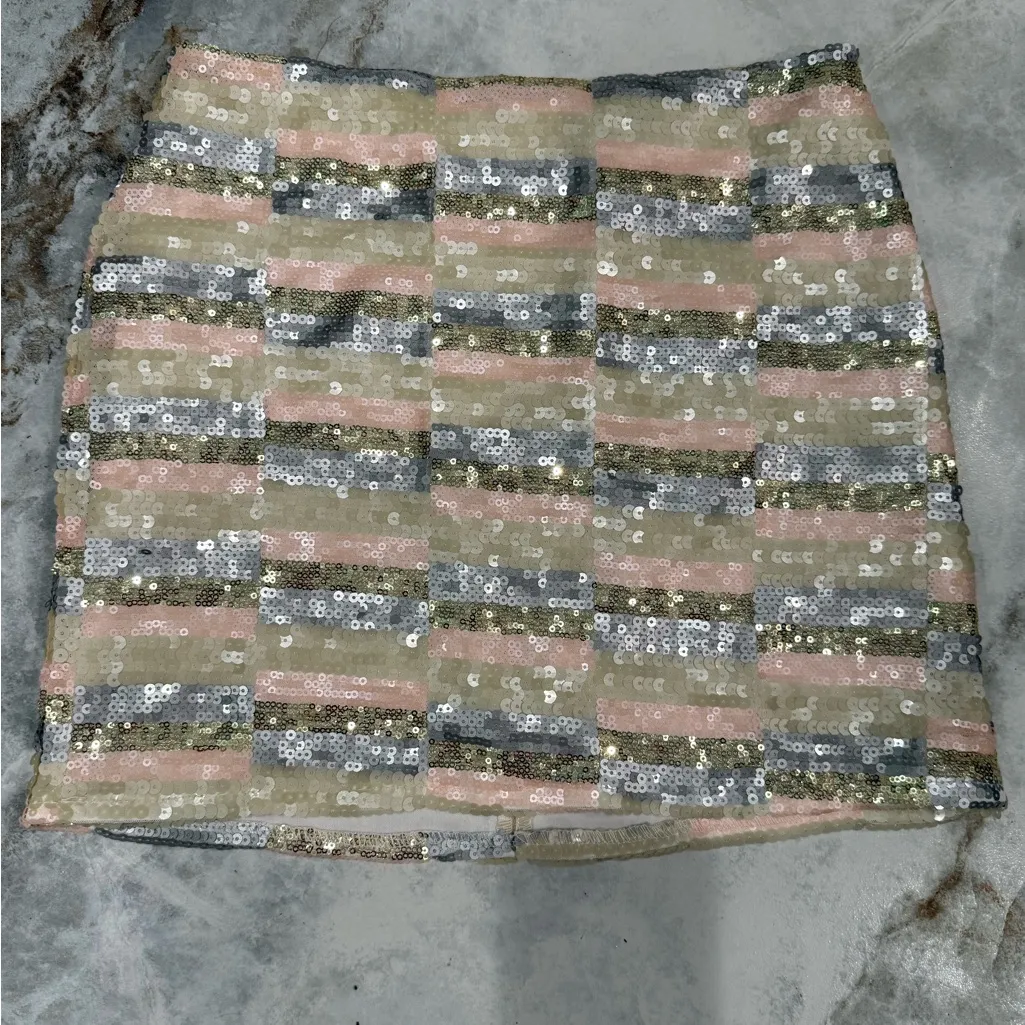 Dina Be White and Gold Sequin Accent - Image 2