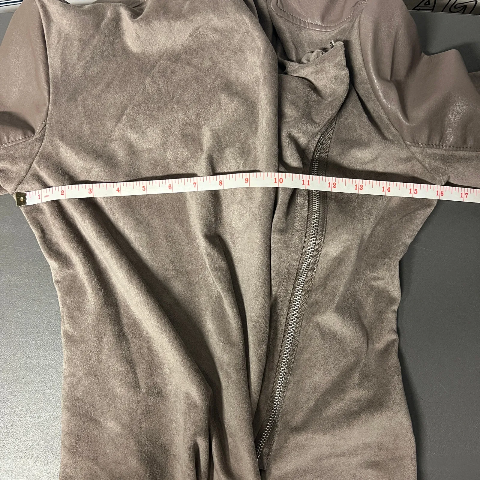 BLANKNYC Faux Suede Leather Moto Jacket Size XS Full Zip Cowl Neck Gray - Image 8