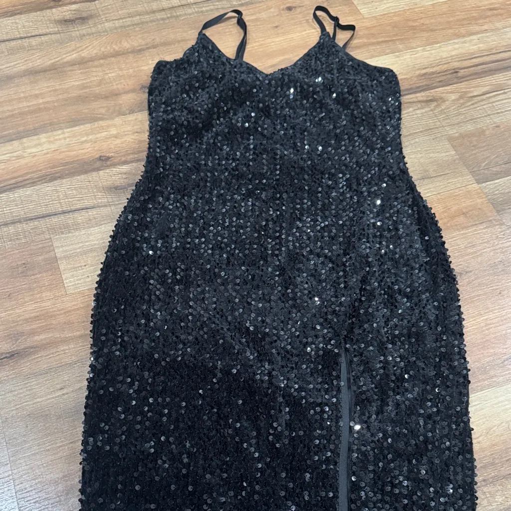 Elegant Black Sequin Dress - Image 5