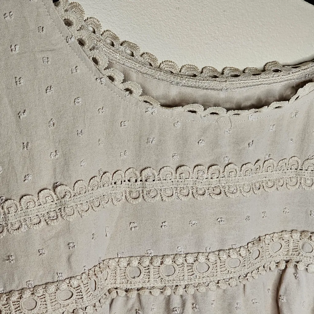 Cream Boho Cottagecore Beige Light Weight Eyelet Lace Top Size 2X - Image 2