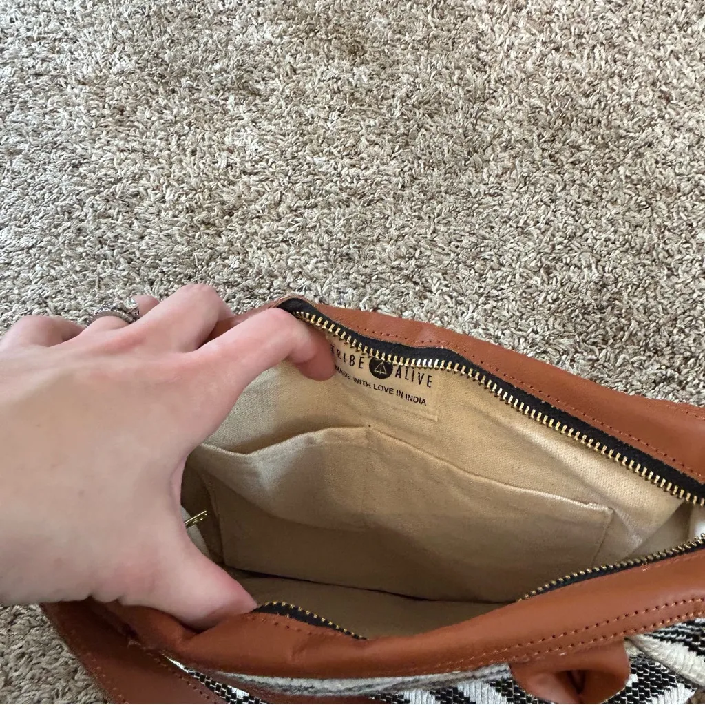 Tribe Alive geometric black white tan canvas textured fabric leather trim bag - Image 8