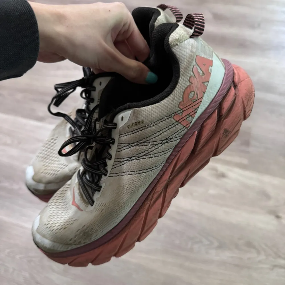 Hoka One One Women’s Clifton 6 Tennis Shoes Sneakers 9 Pink - Image 6