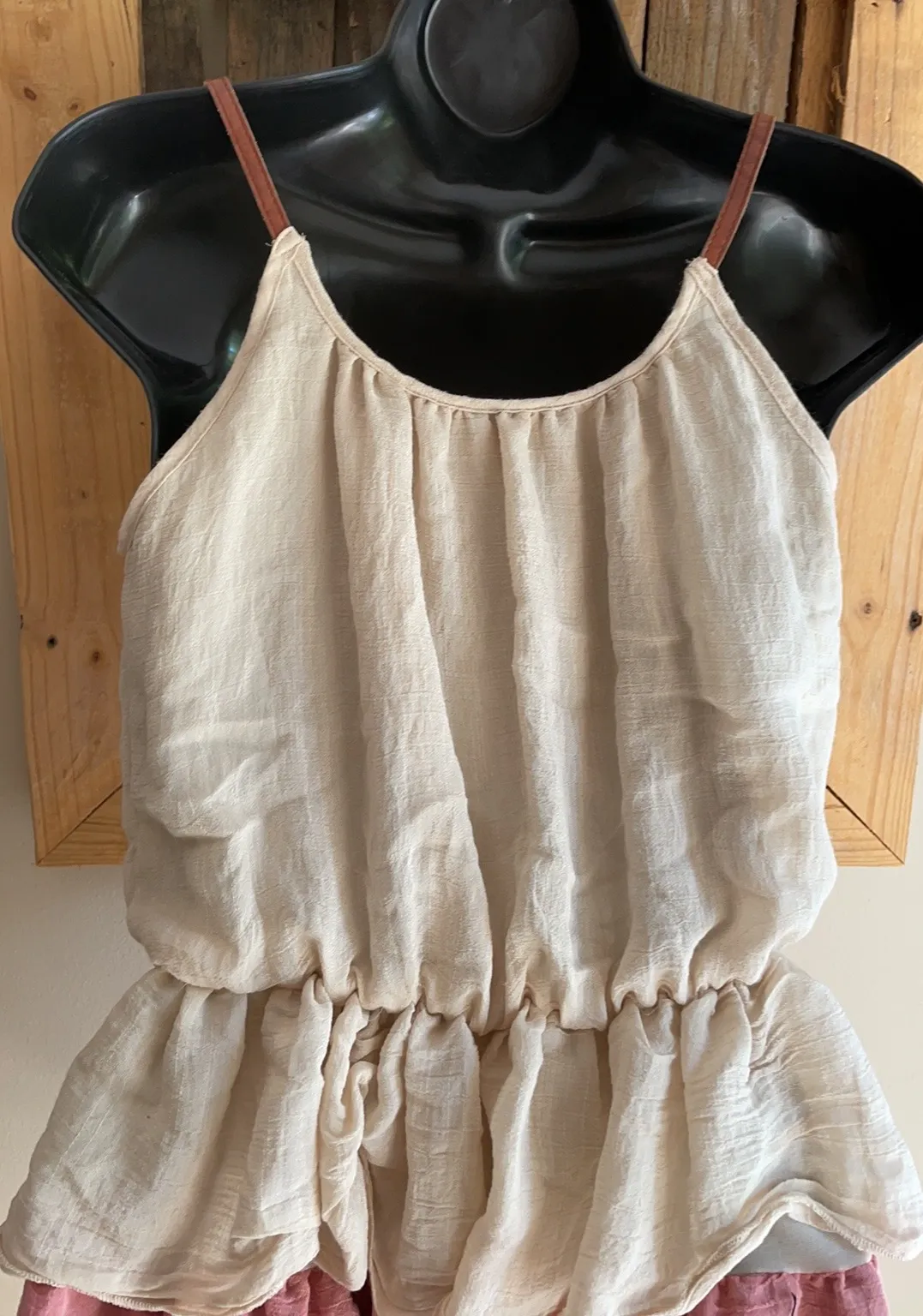 Boho Ruffled Layered Top Cream Coral Khaki Size Small - Image 4