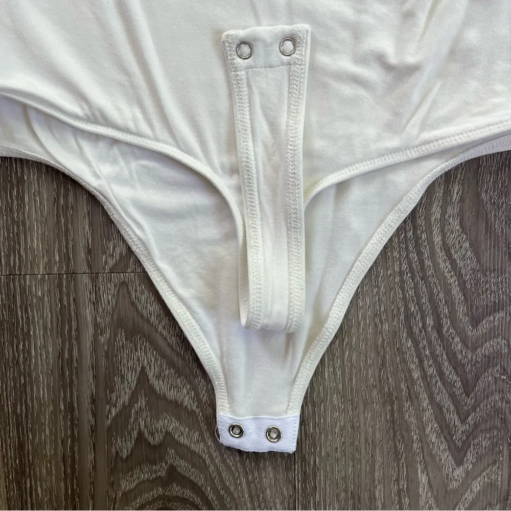 Good American White Bodysuit with Classic Design - Image 4