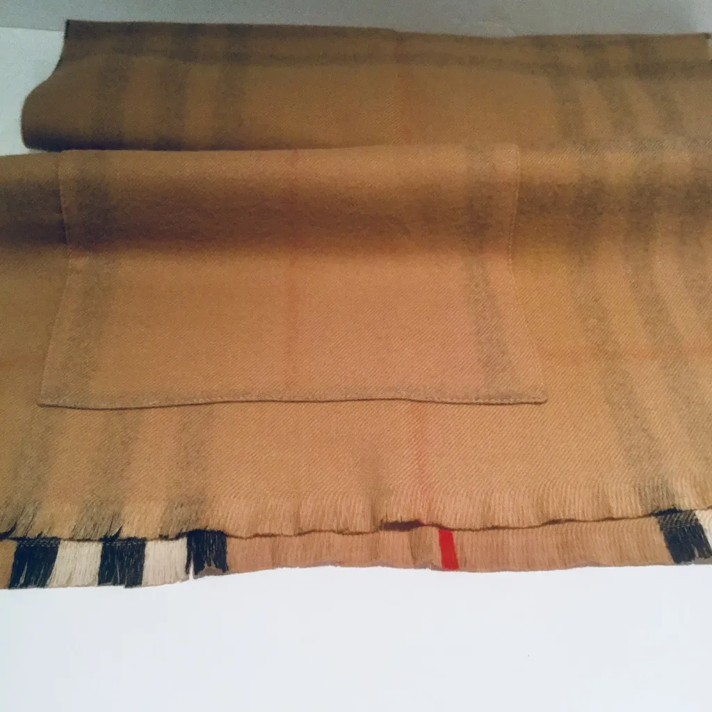 BURBERRY ST. HELEN REVERSIBLE POCKET STOLE/ SCARF. - Image 5