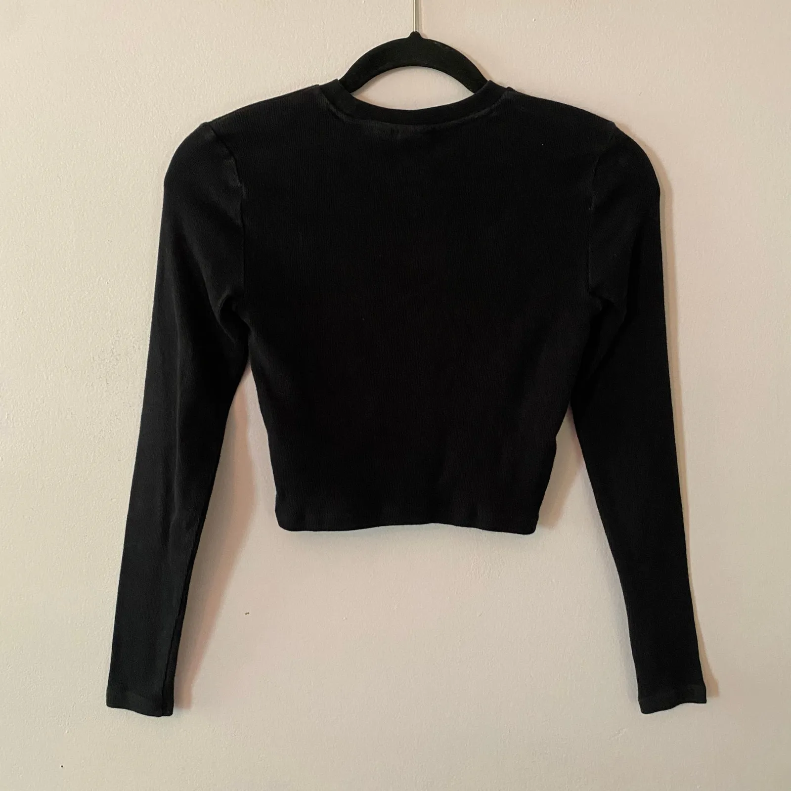 Tna Aritzia Black Cropped Long Sleeve Ribbed Shirt Minimalist Women's size Small - Image 5
