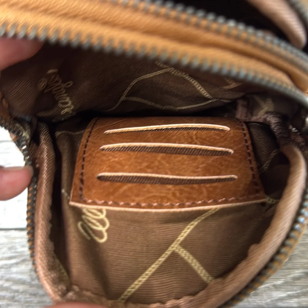 Wrangler Tan and Pink Patterned Crossbody Bag - Image 4