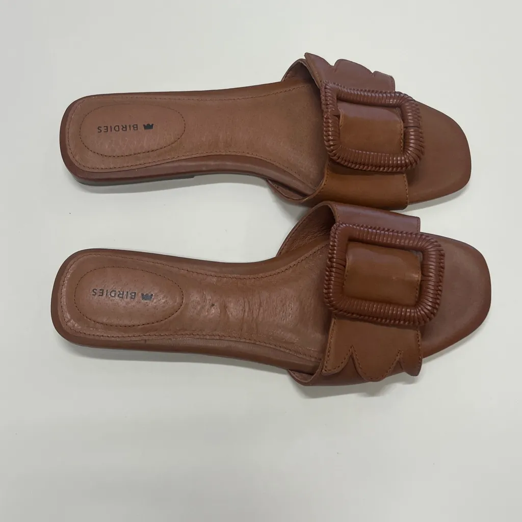 Birdies Putyin brown leather buckle one strap sandals. Size 9 - Image 2