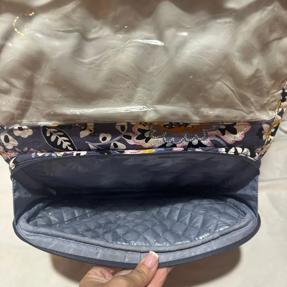 Vera Bradley Quilted Floral Organizer - Image 4