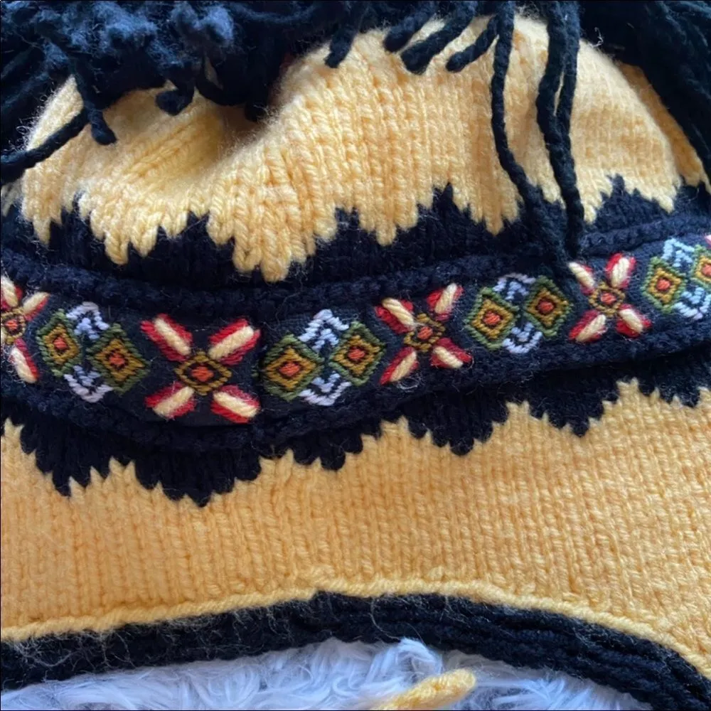 Thick Knitted winter hat, very warm, Embroidered Yellow - Image 11